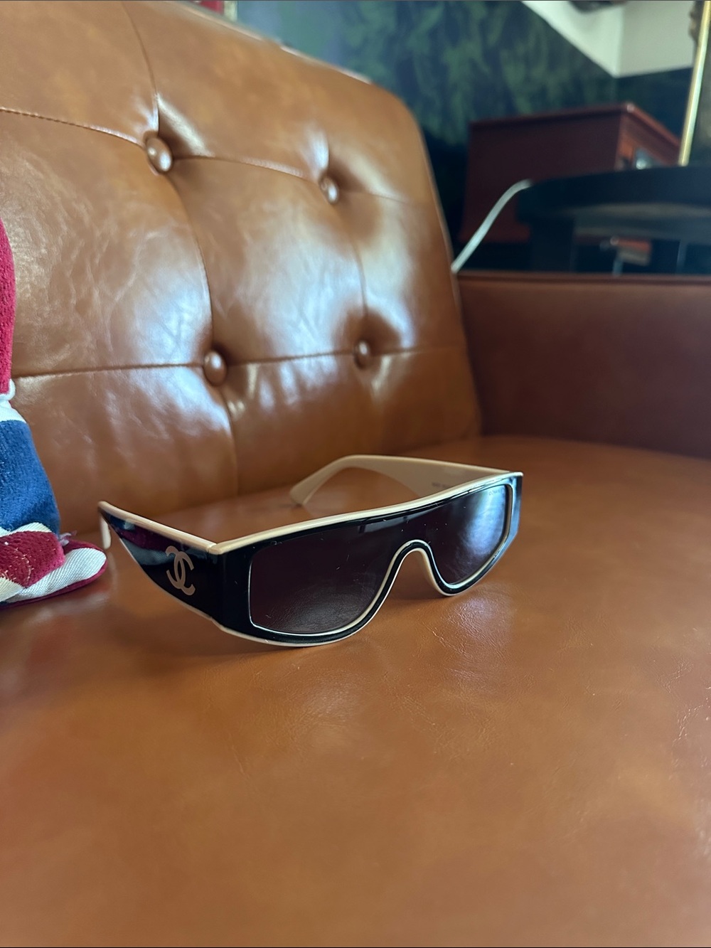 CC Black Shield Sunglasses with Ivory CH6057